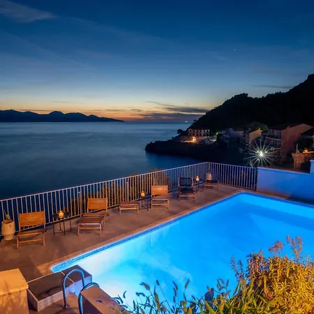 Kanakis דירה אסוס